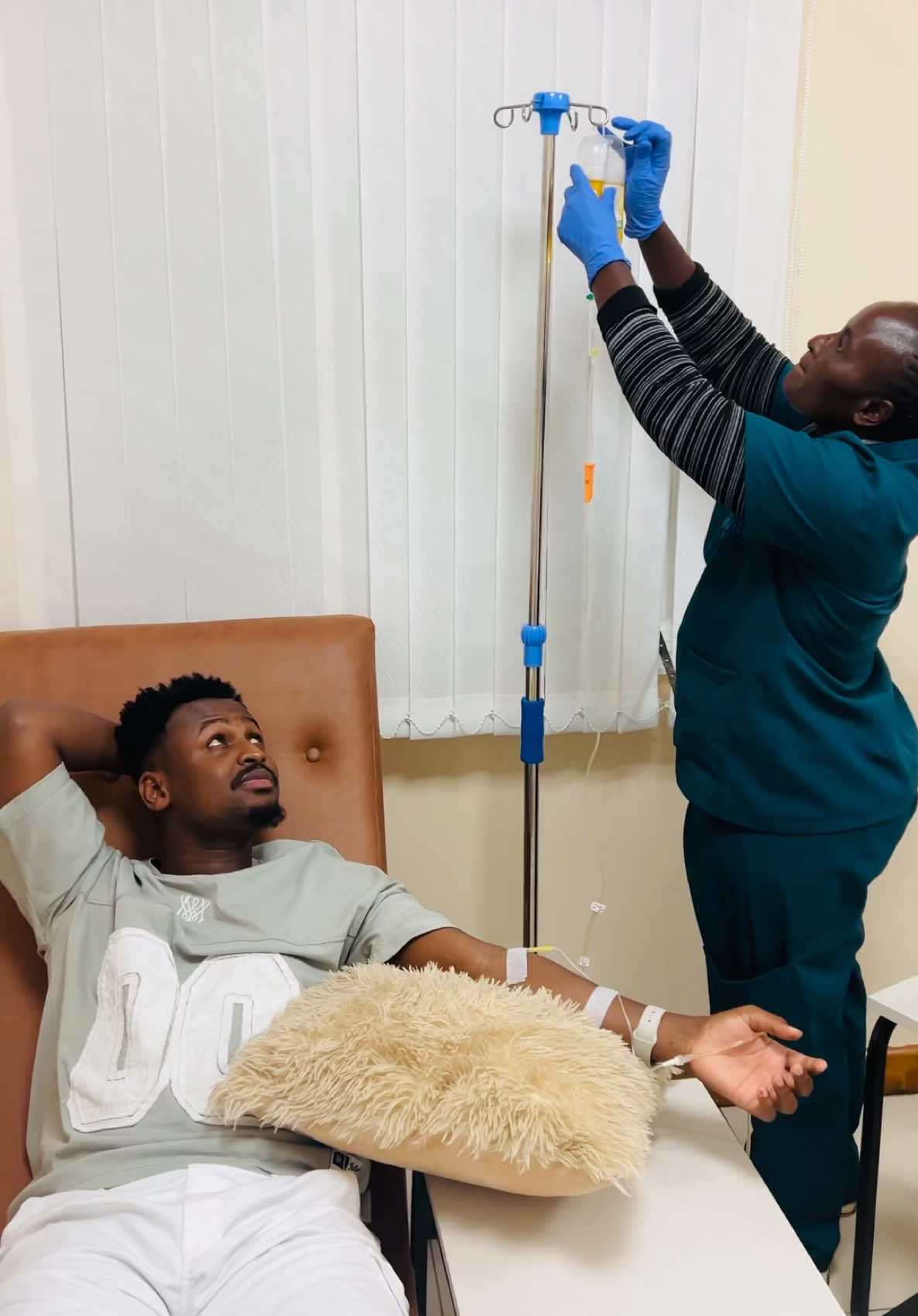 A post by @murzal31 on TikTok caption: aniga Nairobi ayaanku ciiday adiga xageed ku ciiday 🤣#murzal31 @Luxevita Wellness 