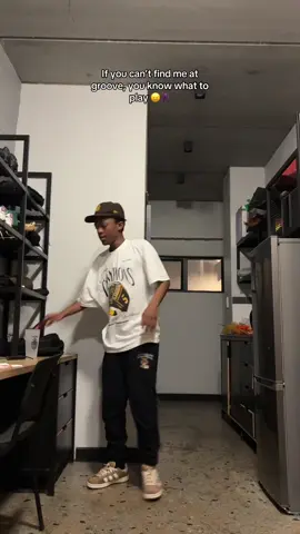 A post by @omaannn1 on TikTok caption: Wetsanggggg 😭😭🕺🏽🕺🏽🔥🔥🔥 #omaannn #bethakick #foryoupage #fyp 