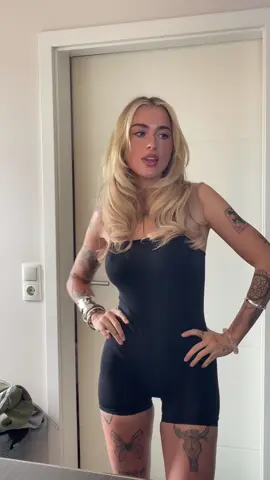 A post by @ramona_jst on TikTok caption: #fyp #fürdich #techno 
