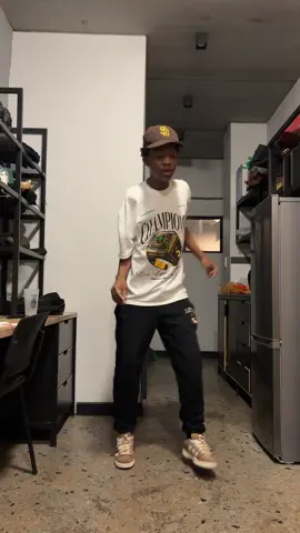 A post by @omaannn1 on TikTok caption: Aiiiiiboooo yebo ! 😩😩🕺🏽🕺🏽🤏🏽🤏🏽🤏🏽🤏🏽 #omaannn #bethakick #foryoupage #fyp 