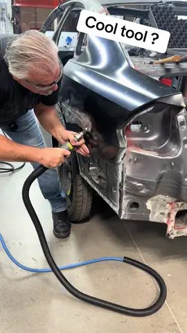A post by @luxury.car.repair on TikTok caption: So we seen this tool at training for Audi, generally used to remove roof skins or around the 1/4 panel arch. What do you think ???  • #tool #tools #toolstoday #toolsofthetrade #luxurycarrepair #bodyshoplife #autobody #bodyshop #panelbeater #collision #collisioncenter #autobodyshop #collisionrepair #autobodyrepair #repair 