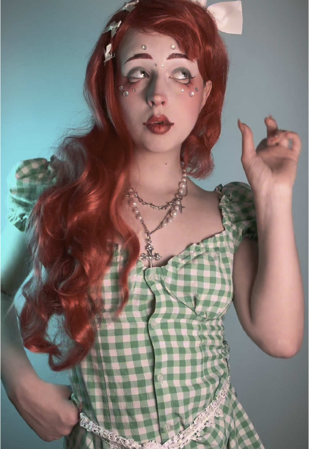 A post by @endomarf on TikTok caption: Oh #artmakeup #makeup #fashion #outfit #style #cosplaytransition 