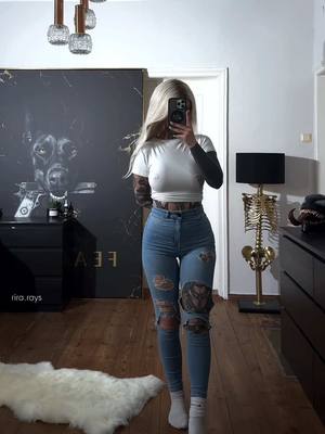 A post by @hi.iam.rira on TikTok caption: #altgirl #alternative #fyp 