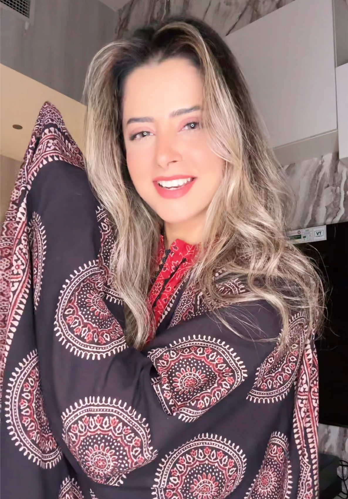 A post by @sabeenahashme on TikTok caption: Yaar dil da pakka 🖤 Eid ul adha mubarak 🌷 #fypシ #sarikisong #foryou #explore #makeittrend #sabeenahashme #fypシ゚viral #traditionalwear 