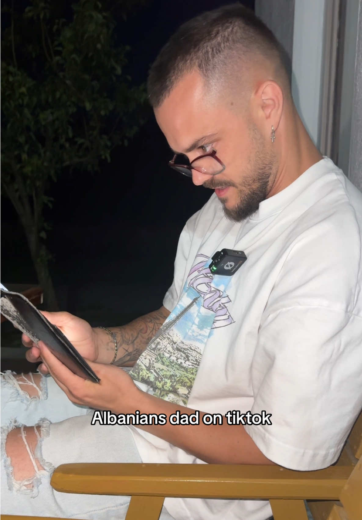 A post by @arjanlekaj on TikTok caption: #Stitch with @akif.ozek Hiqma se na bonen hor 🤣 #arjanlekaj 