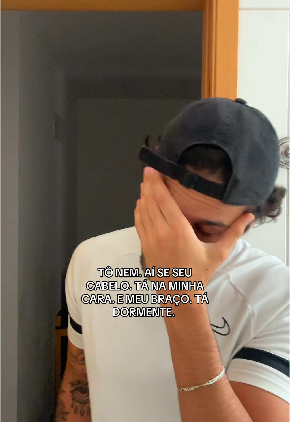 A post by @nilsonneto on TikTok caption: OLHA A LETRA DESSA MÚSICA 💔💔💔 @Luccas e Rodrigo #musicanova #sertanejo #nilsonneto 