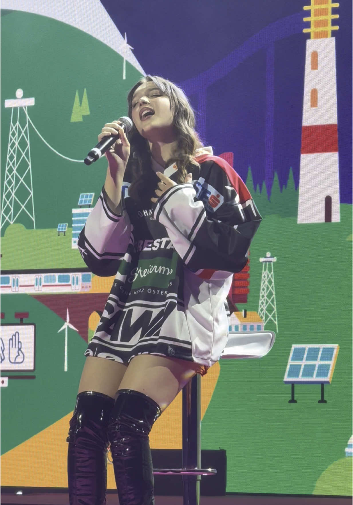 A post by @sarah.toscano on TikTok caption: grazie❤️ #amarcord 