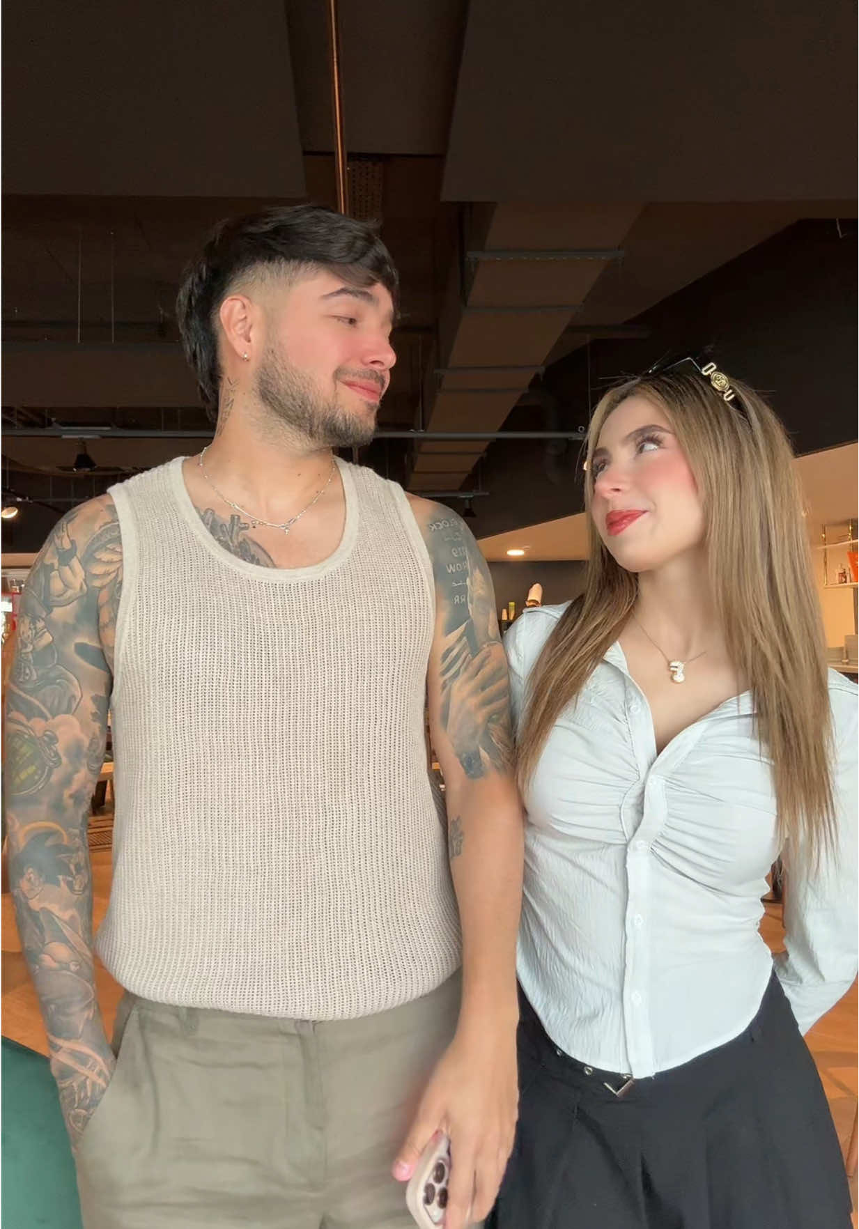 A post by @capitanyolotroll on TikTok caption: somos amigos ☺️