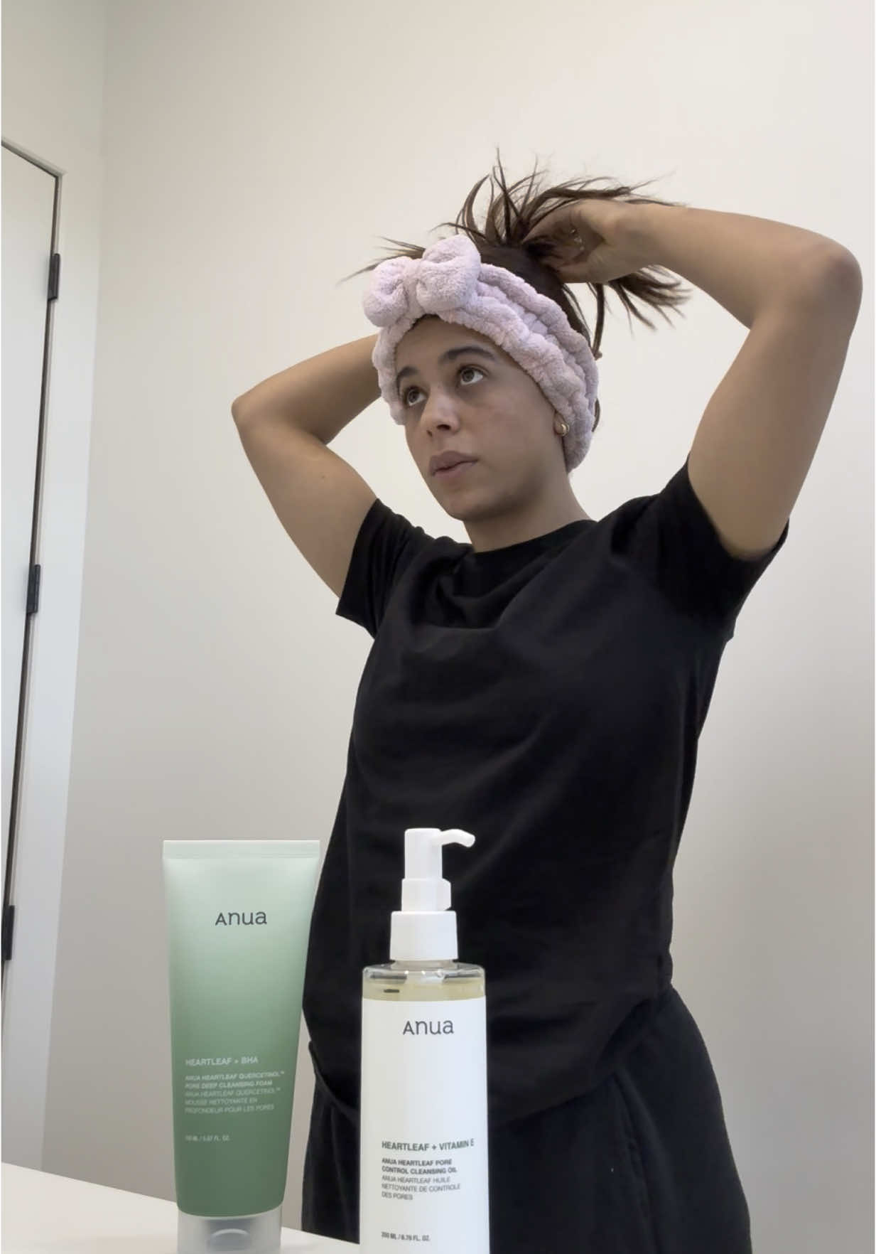 A post by @karladelatorre97 on TikTok caption: Ya tirar ese jabon viejo a la basura y prueba los productos de @Anua Store US solo vean el antes y el después 😨😳 #SkinCare #pores #koreanskincare #doublecleansing #oilcleansing #cloggedpores #blackhead #sebaceousfilament