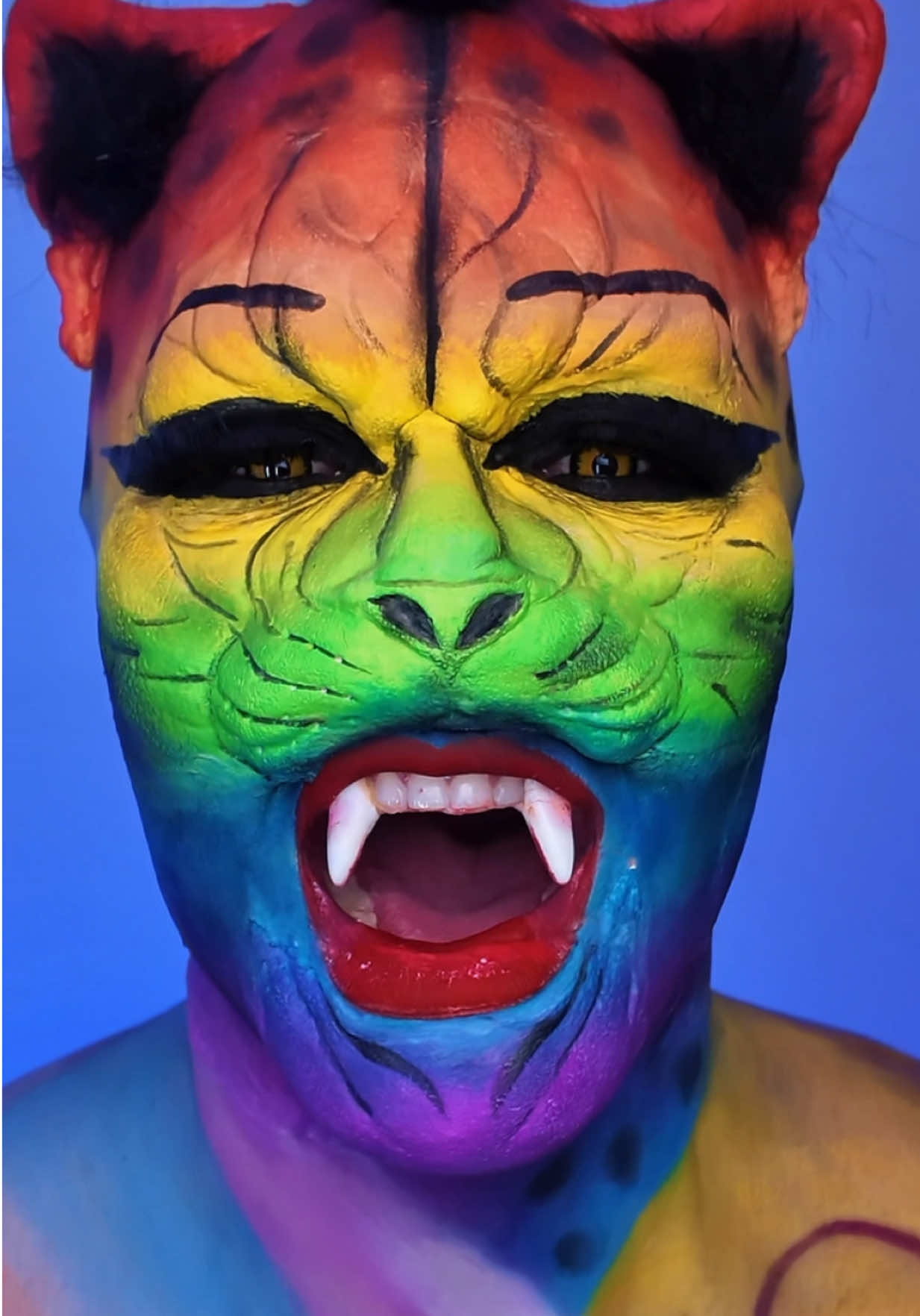 A post by @soyalexreyna on TikTok caption: HAPPY PRIDE 🏳️‍🌈 🏳️‍⚧️ @Alex Reyna Makeup 🐆 #mentiras #elmemintio #LGBTQ #libredeser #alexreyna #belinda #fxmakeup 