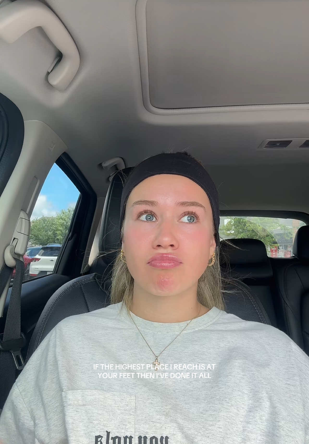 A post by @madisonlynge on TikTok caption: amen amen amen 👏🏼👏🏼👏🏼 #worship #pregymjam #christiangirl #christiangymrat #christianmusic #worshipmusic