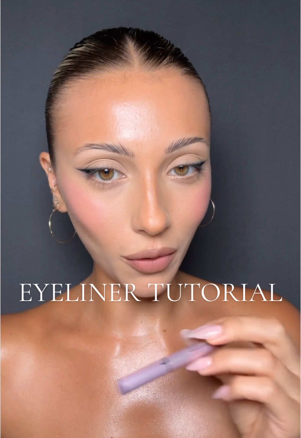 A post by @alexisfrasca on TikTok caption: IN DEPTH SIGNATURE LINER TUTORIAL 🖤 #makeuptutorial #eyeliner #makeuphacks 