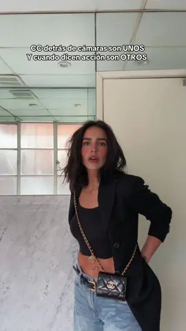 A post by @barbara_deregil212 on TikTok caption: Tan bonito que es ser real