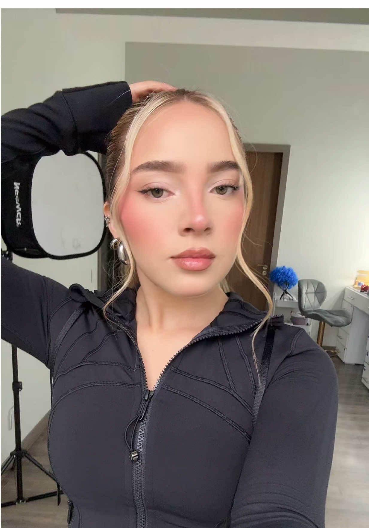 A post by @dayanaraurios on TikTok caption: Nos sumamos al trend de rapunzel?💖👑 