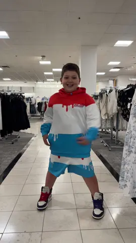 A post by @ilirian_cooks on TikTok caption: #b101 #ny #nike #trend #fyp 