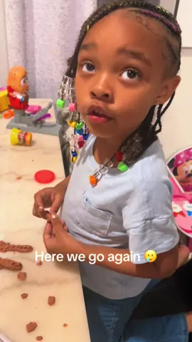 A post by @bandhunta_izzy on TikTok caption: Everytime ! Im scared yall help me 🥹🥹🥹