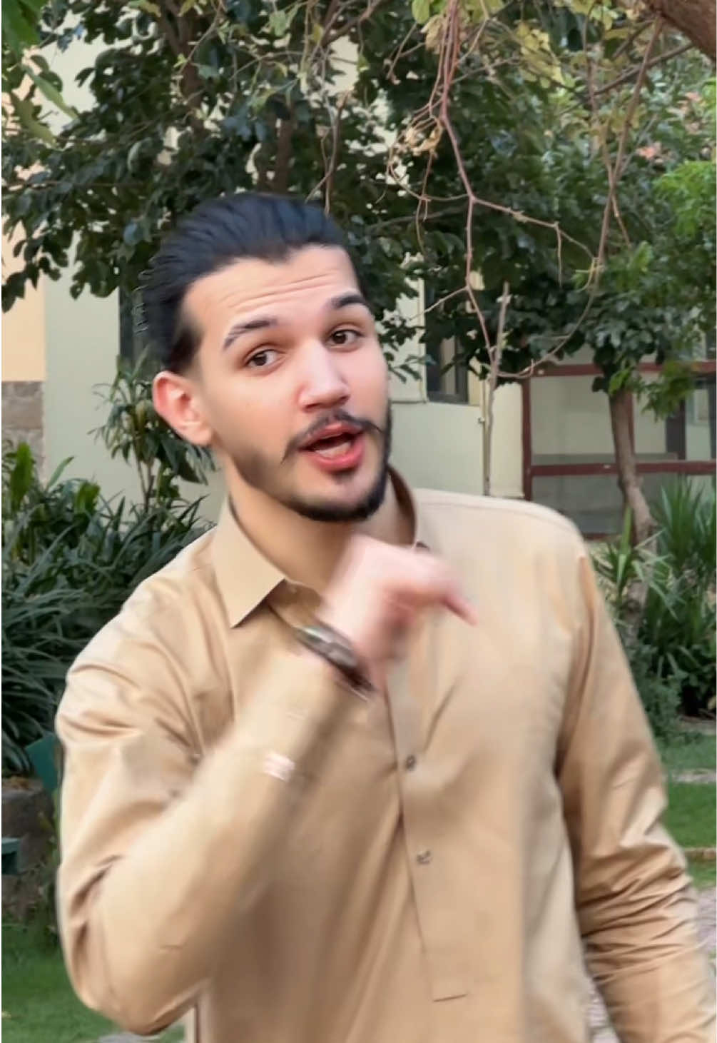 A post by @princeabdullah992 on TikTok caption: Te da Akhtar pa sahar rasha❤️😘@👑pindi king👑 #foryou #abdullahfam #standwithkashmir #peerswag insta id: prince_Abdullah9 