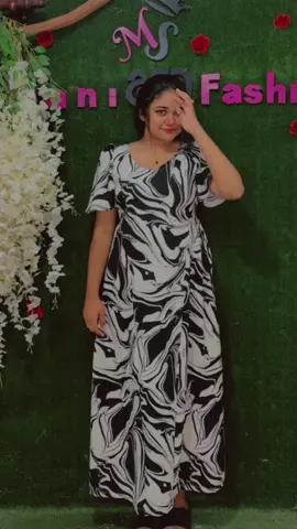 A post by @manishafashion2 on TikTok caption: 🖤
