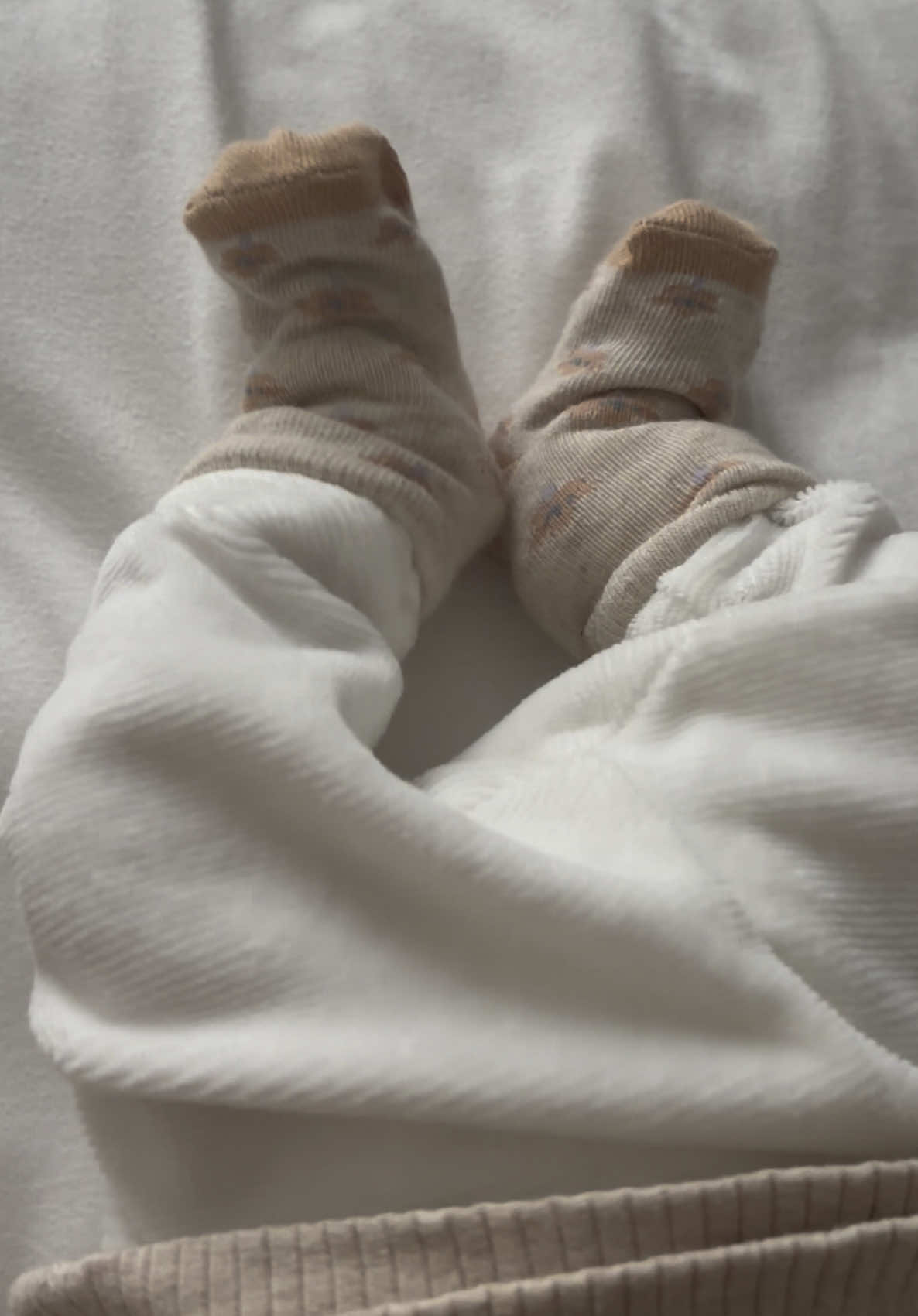 A post by @becurlybylaura on TikTok caption: The little kicks I felt🥹 