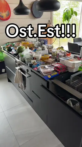 A post by @sampokaulanen on TikTok caption: Mitä tarttu mukaan kaupasta?