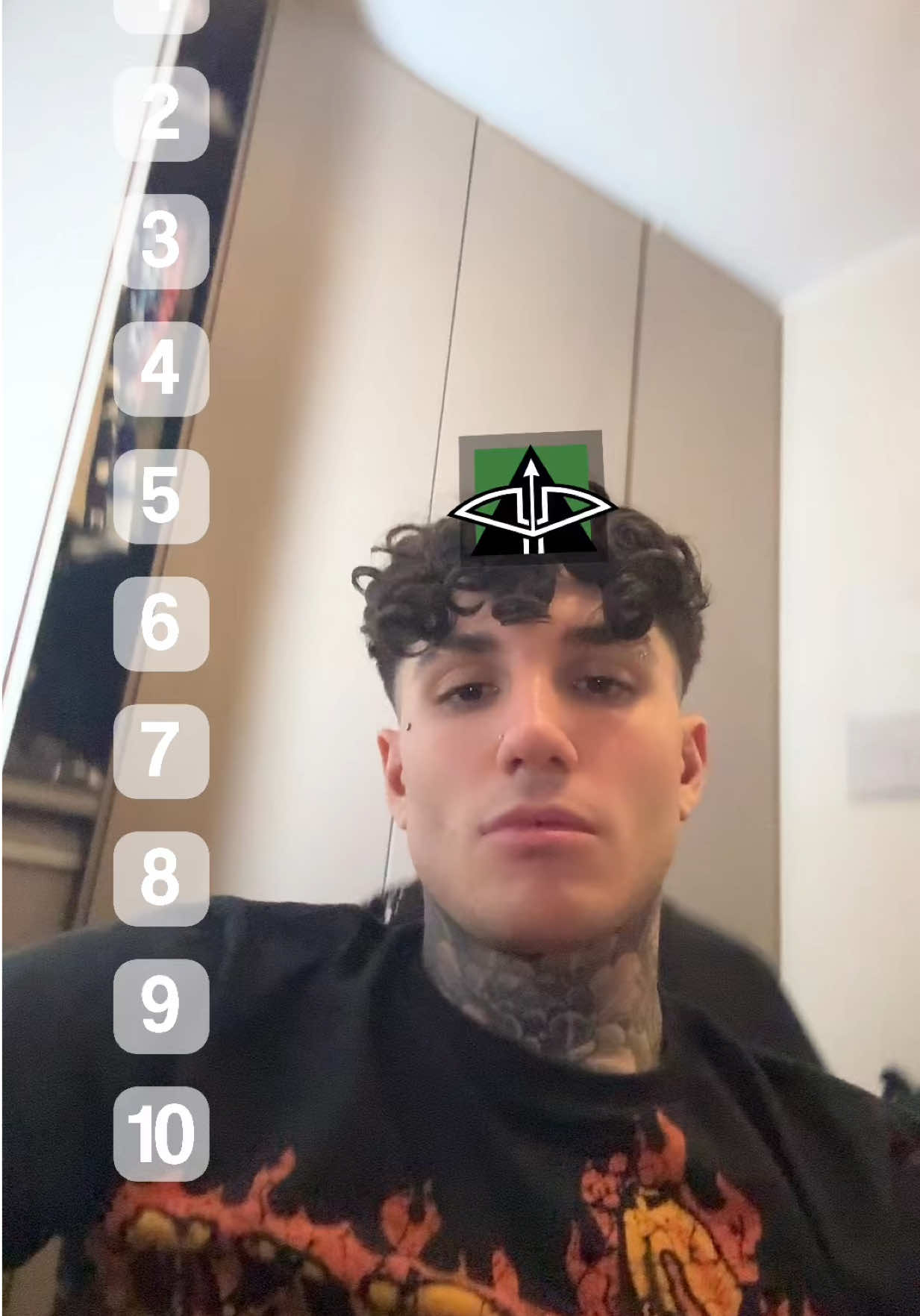 A post by @nikysavage on TikTok caption: Manca doc🥰