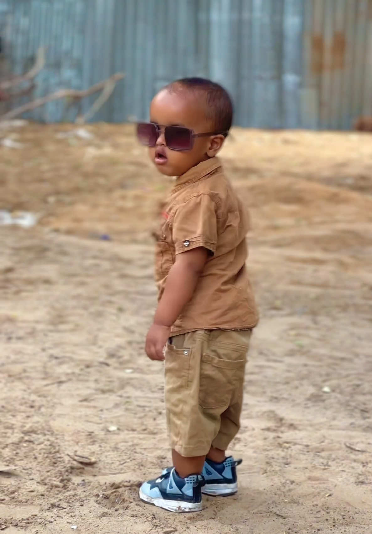 A post by @cabaas_khan on TikTok caption: Wiil waa aabahiisa m,a isoo dhaha ilahey ha ii deysto intaa heysan neh ha Siiyo#wiilkeygamaxamedcabaas🇪🇪 #teamcabaasisrk @AXmeD TaaJir 🇾🇪👑💸 