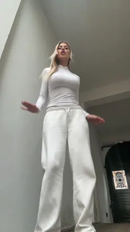 A post by @johaanssson on TikTok caption: Come Mr dj☺️