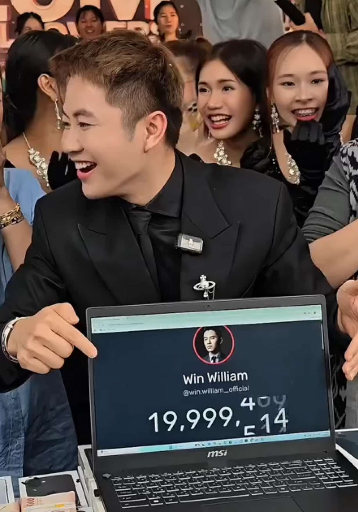 A post by @win.william_official on TikTok caption: ขอบคุณทุกคนที่เป็นส่วนหนึ่งในชีวิตของผม #winwlliam 🙏🏼🤍