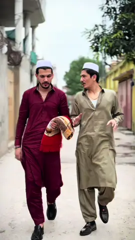 A post by @princeabdullah992 on TikTok caption: W8 for end 😂@👑pindi king👑 #foryou #abdullahfam #standwithkashmir #peerswag #pindiking insta id: prince_Abdullah9 