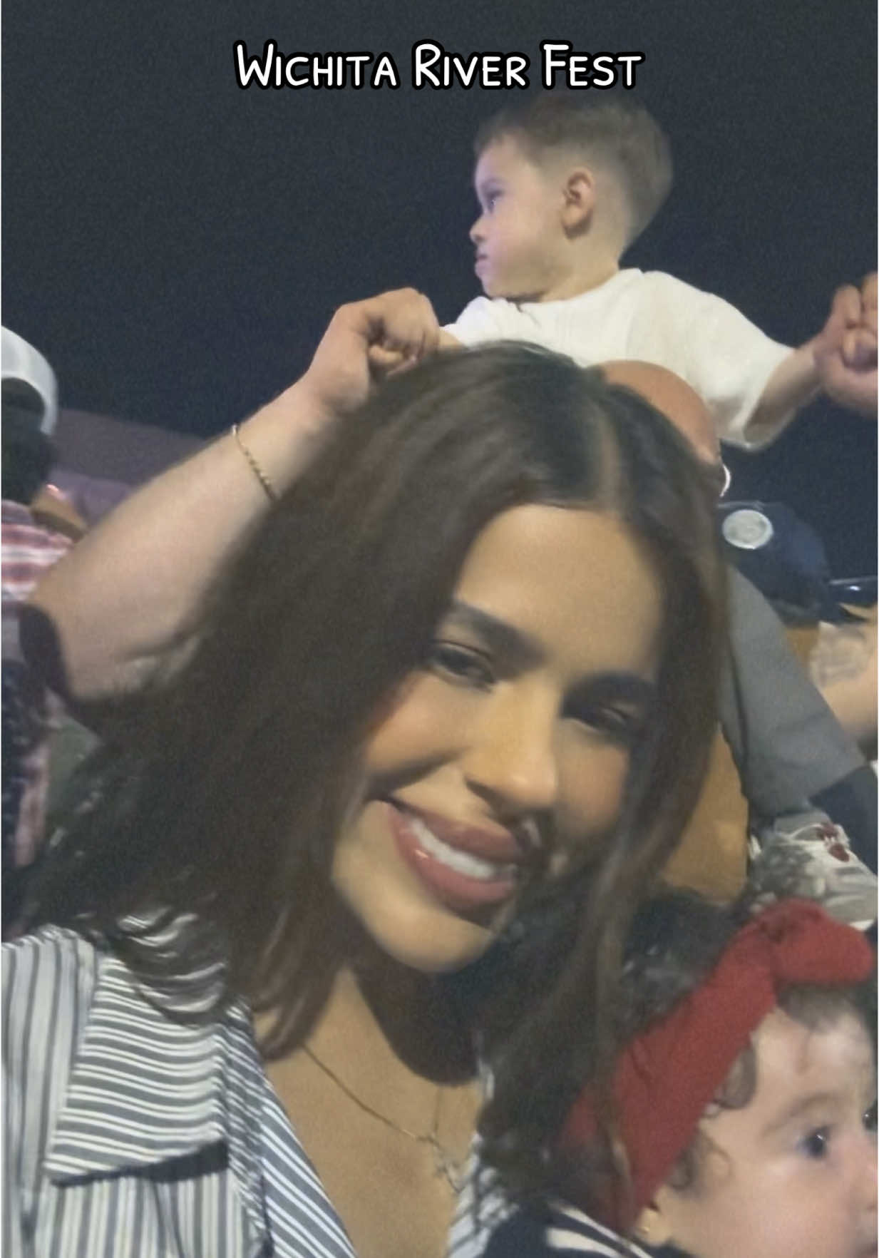 A post by @karladelatorre97 on TikTok caption: Que bien nos la pasamos ayer en el #wichitariverfest 