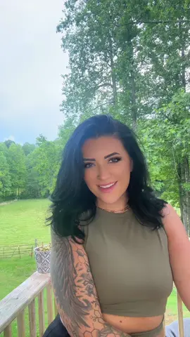 A post by @hailes_88 on TikTok caption: Volume up ⬆️ 🖤 @J E S S I E  M U R P H #fyp #tattedgirls #jessiemurph #touchmelikeagangster 