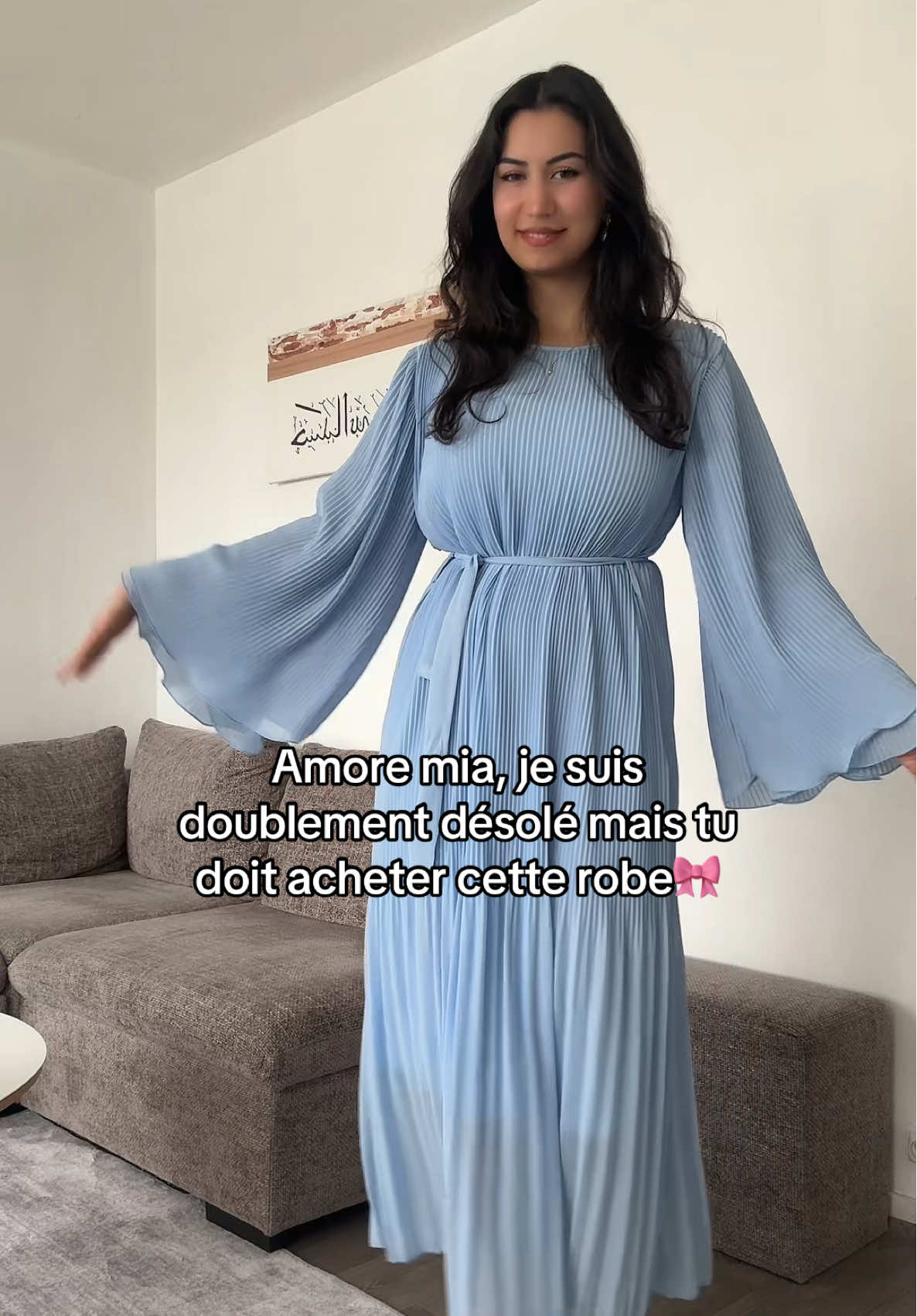 A post by @deneywoman1 on TikTok caption: Sizce bu şarkı hangi dilde?💚 #keşfetteyizzz #deneywoman #bayram #kurbanbayramı 