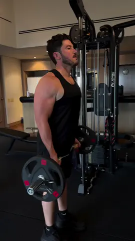 A post by @samuelgarciasepulveda on TikTok caption: Ponte Nuevo 💪👍  -10 kg y 6 meses abstemio