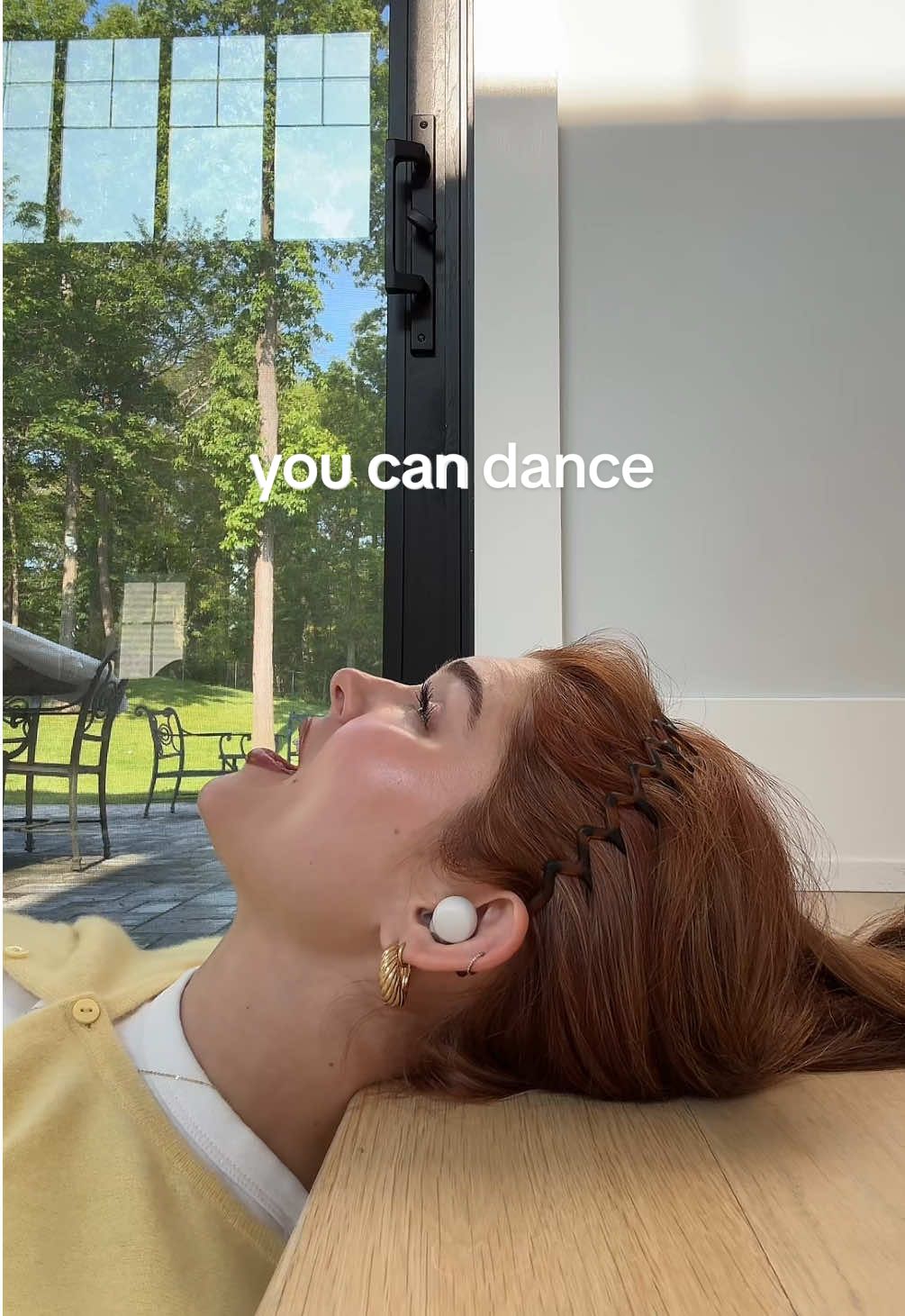 A post by @gabisklar on TikTok caption: for all my dancing queens 🫶 @ABBA #dancingqueen #abba #acoustic #cover 