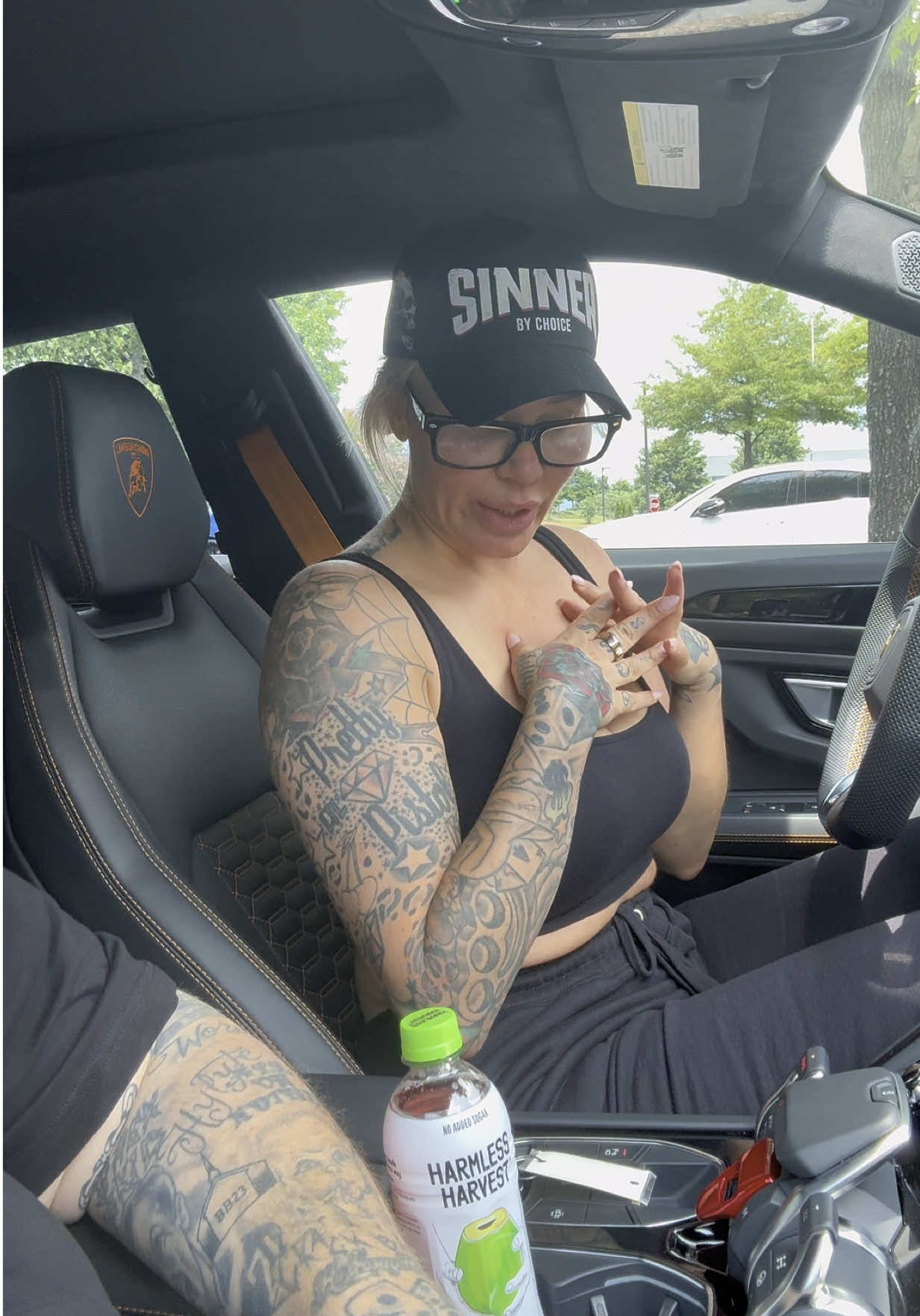 A post by @xomgitsbunnie on TikTok caption: 🤣 #jellyandbunnie 