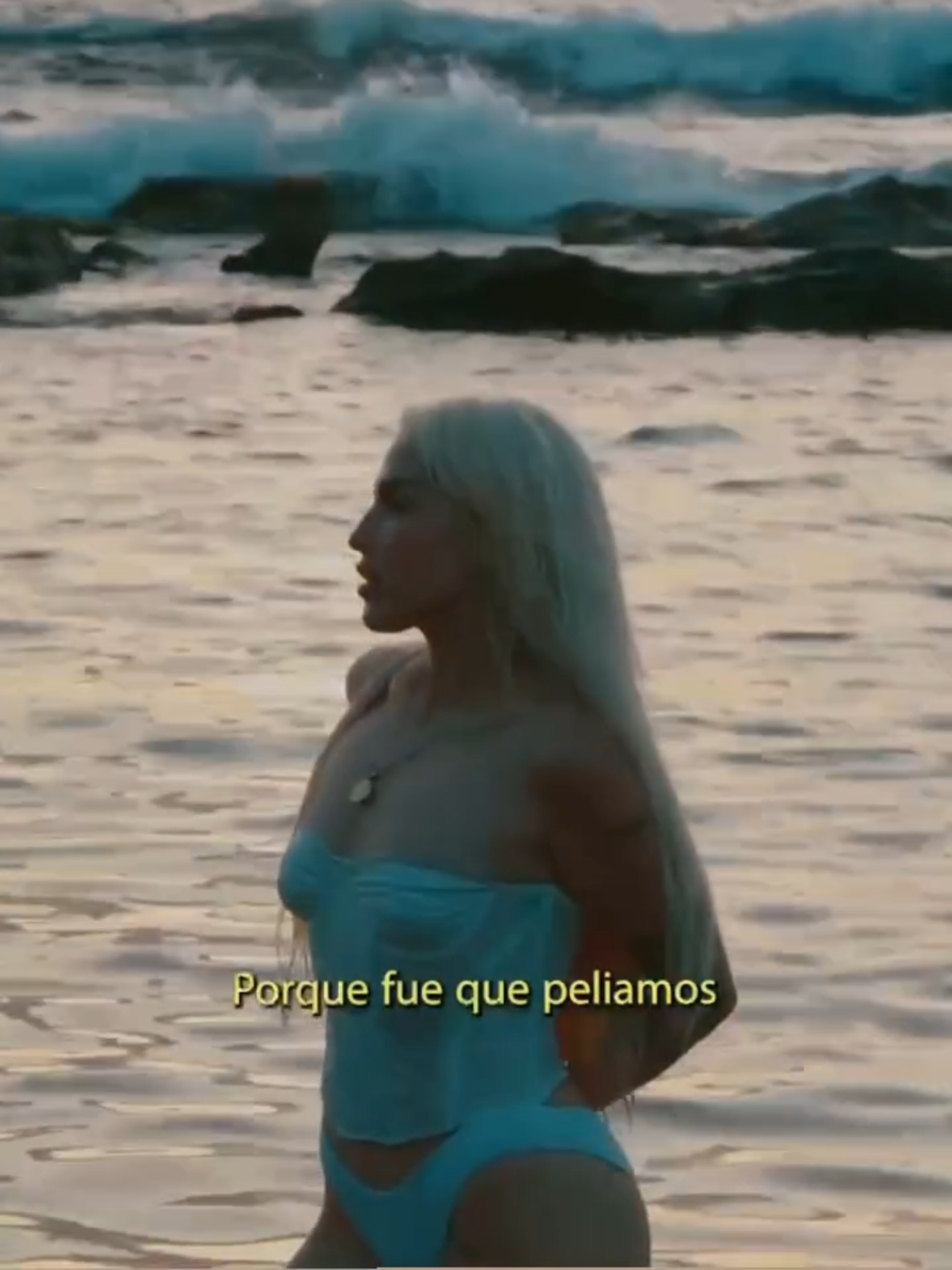A post by @elenarose on TikTok caption: “Mi vida sintigo no tiene sentido”🪽  “SINTIGO OUT NOW”#sintigo #NewMusic #nuevamusica #clasicos