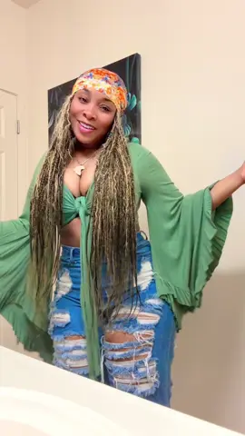A post by @yorellamichelle on TikTok caption: HAD TO RUN THIS BACK #ayyyeee #fyp #musictok #cecilywilborn #kinggeorge #foryoupage @KANG @Cecily 