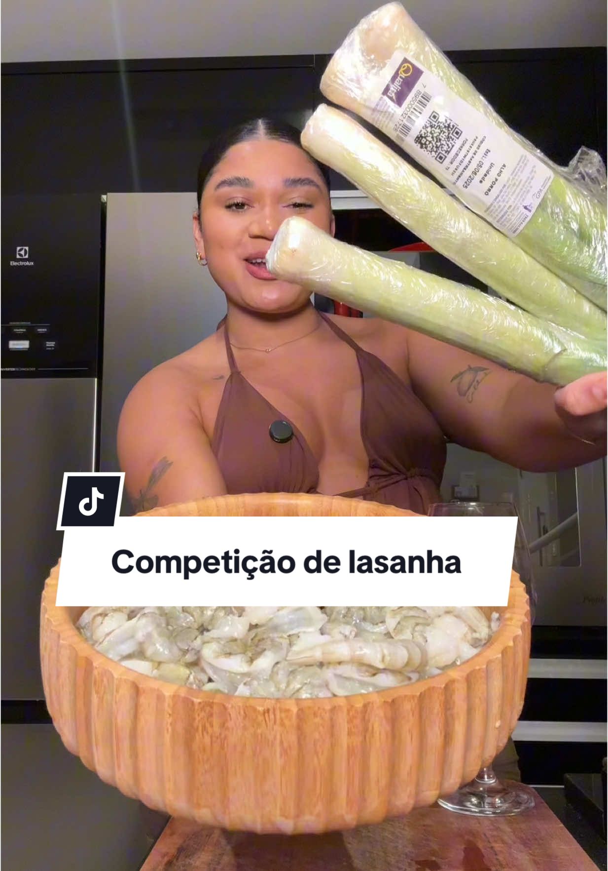 A post by @eloalmeida8 on TikTok caption: Competição de lasanha (lasanha de camarão com alho poró) 