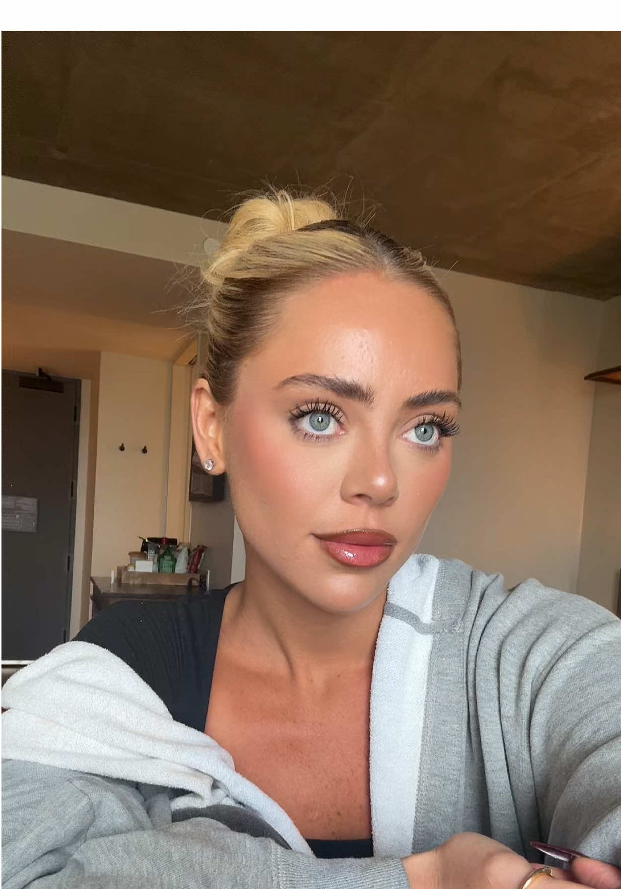 A post by @livvwalker on TikTok caption: What cardi said 💋