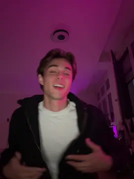 A post by @nilskue on TikTok caption: te hago mi mujer 