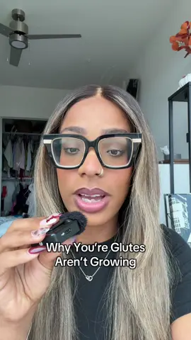 A post by @_fefa__ on TikTok caption: Now nutrition also plays a role of course. ❤️ #glutes #glutesworkout 