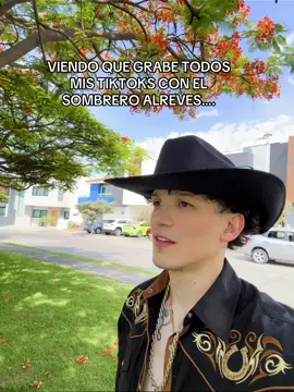 A post by @soyeddieschobert6 on TikTok caption: VALIÓ KK