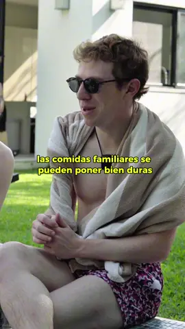 A post by @pardetresmx on TikTok caption: Cómo son sus comidas familiares? 🧑‍🧑‍🧒‍🧒🍲