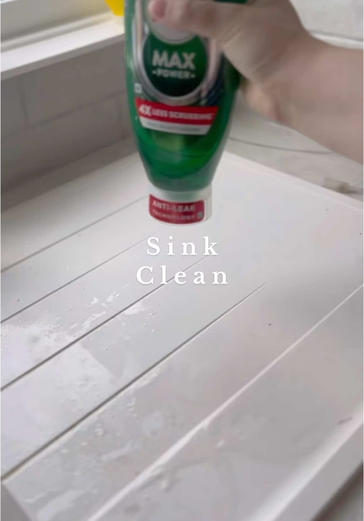 A post by @ on TikTok caption: Asmr sink clean 🕺🏻 #homewithchloex #cleanfluencer #cleantok #cleaninguk #cleanwithme #cleaningmotivation #asmrsinkclean #sinkclean  