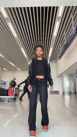 A post by @jazminera on TikTok caption: i messed up #fyp #foryou #xyzbca #dance #xyz