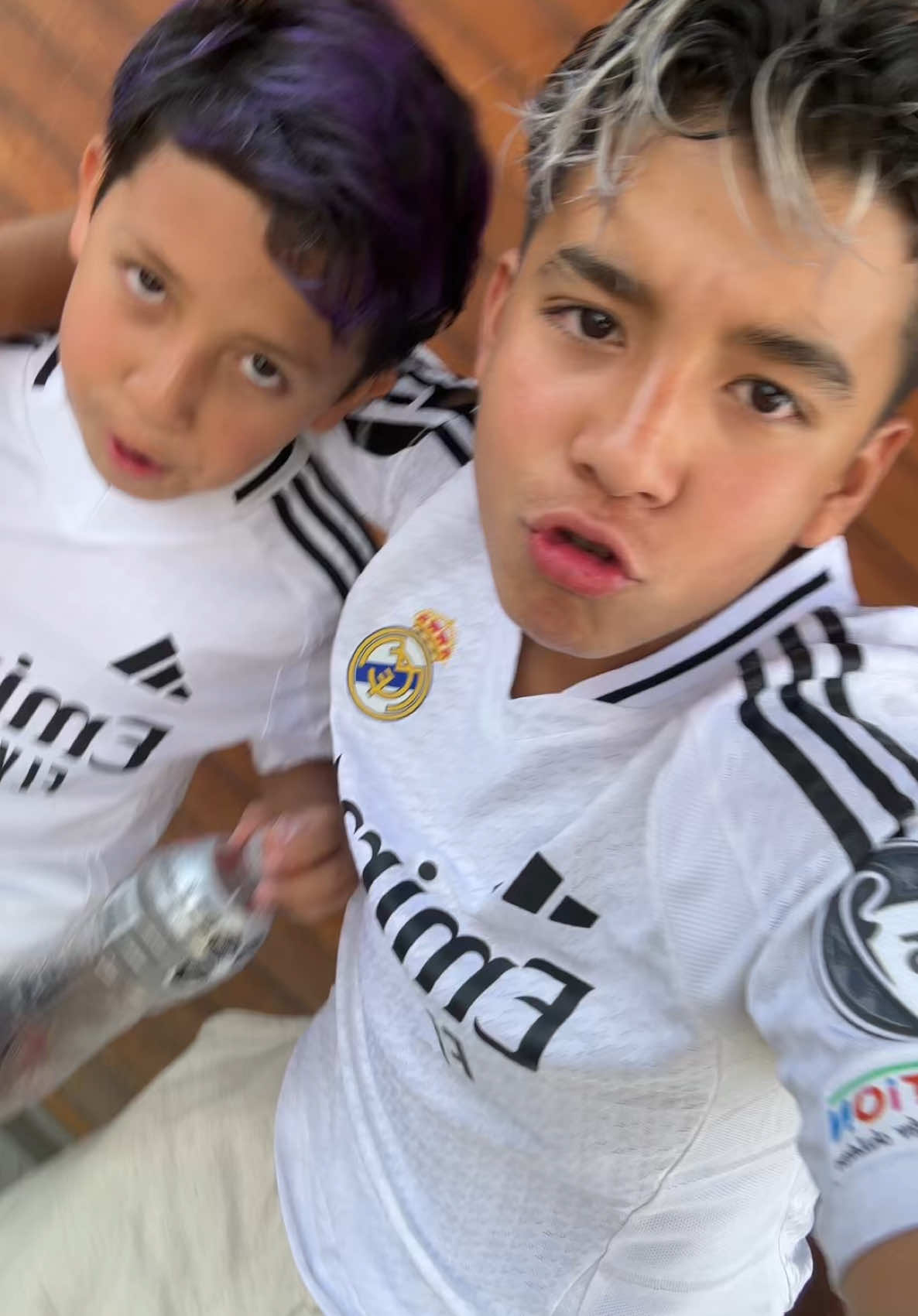 A post by @picusoficiaal on TikTok caption: Cuantos recuerdan esta canción? 🎧❤️😎