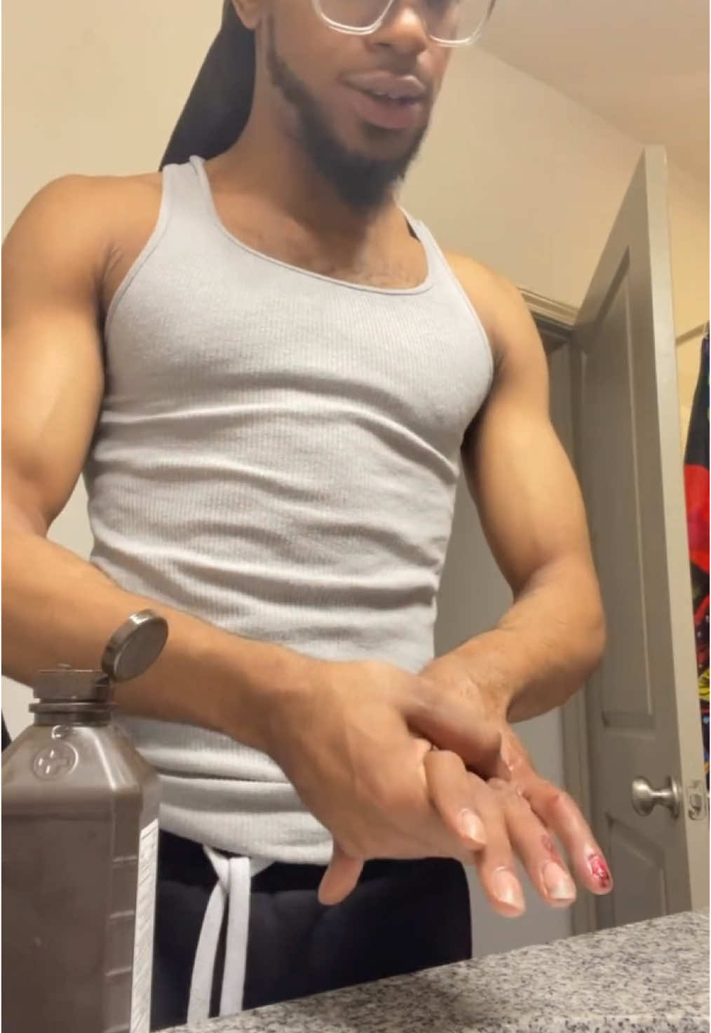 A post by @qbthedon on TikTok caption: My WHOLE nail gone 😩😩 #fyp #viral 