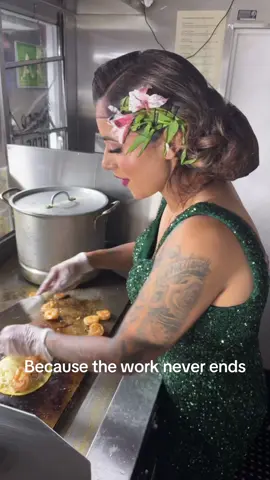 A post by @abigaildreamss on TikTok caption: After my show, i had to take care of my another baby, my food truck 🦐🧡