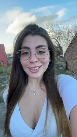 A post by @nahii_caceres on TikTok caption: Cuál vieron primero? Detrás de cámara o resultado?