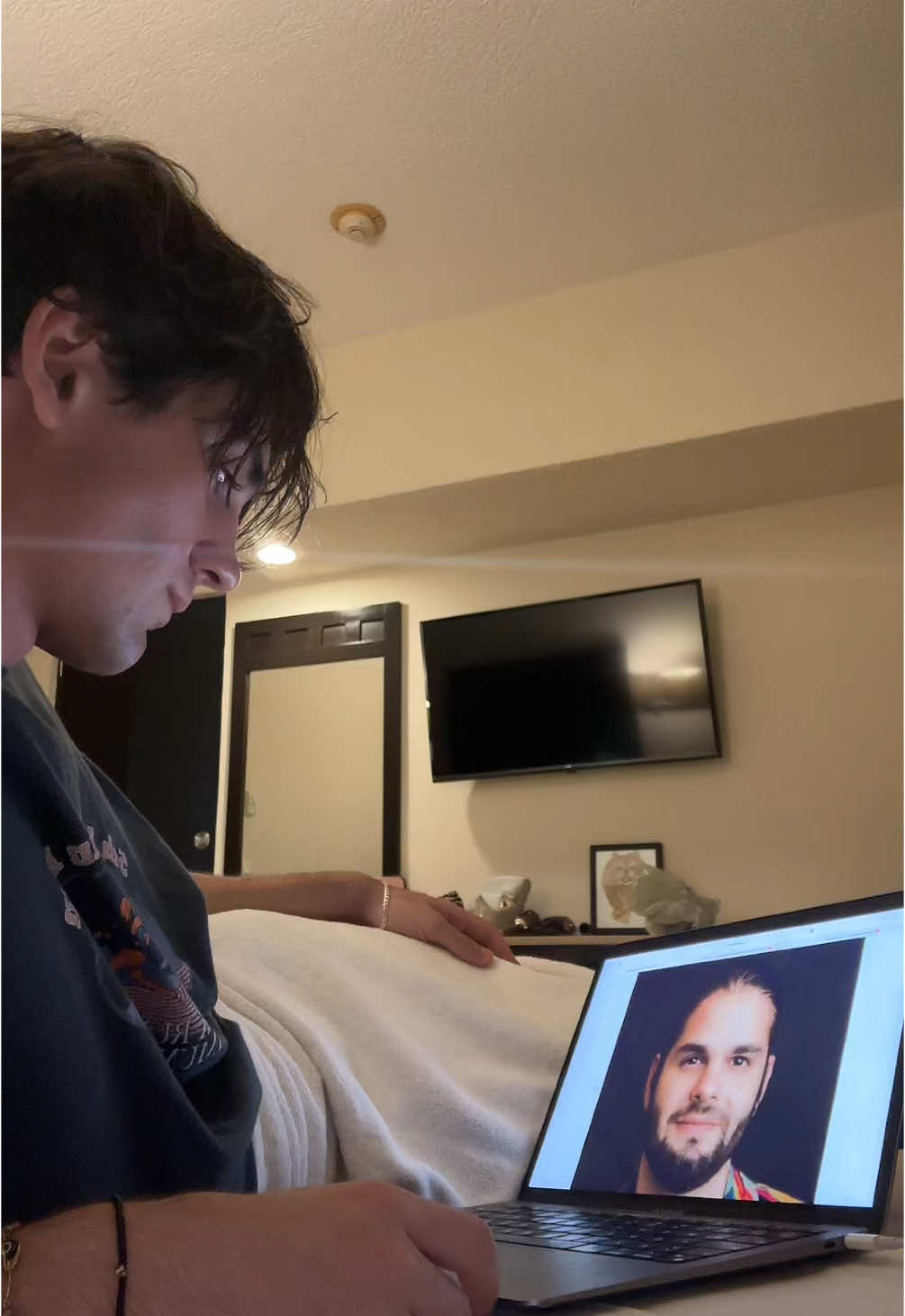 A post by @mariogmmt on TikTok caption: #fyp #humor #faridyoteamo 
